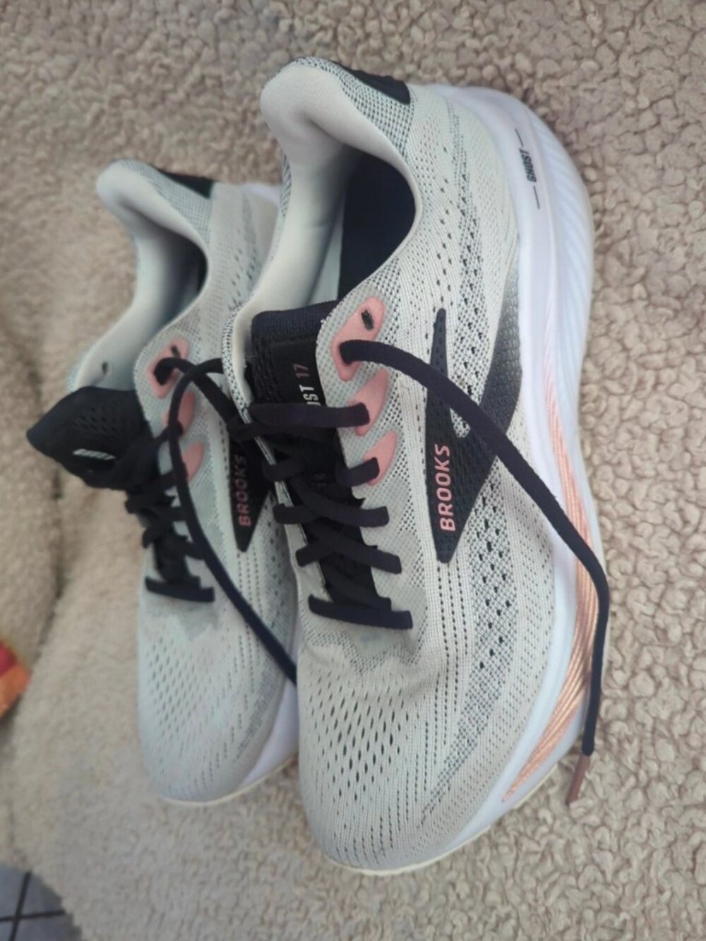 Brooks Ghost 17 Woman's Running Shoes Size 8.5 Wide